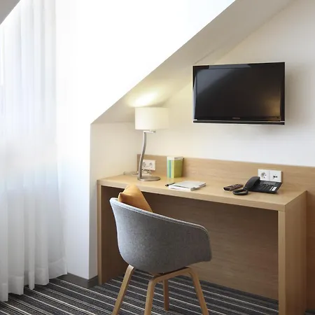 Hiller In Hotel