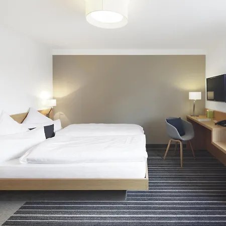 Hiller In Hotel