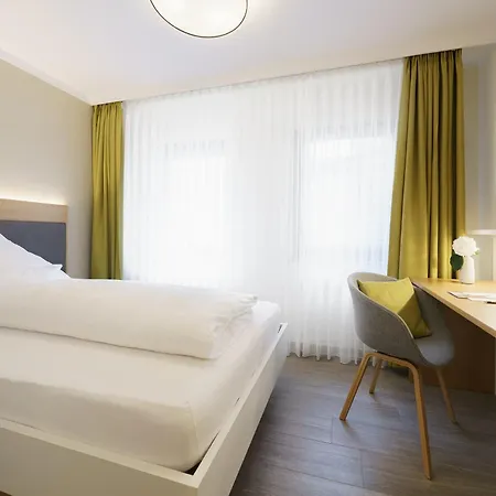 Hotel Hiller In 3*