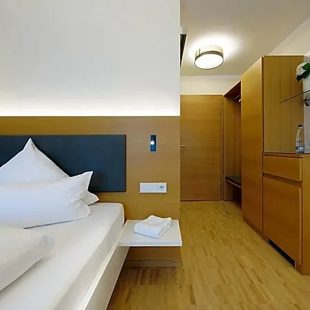 Hiller In Hotel Abstatt
