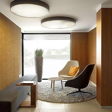 Hiller In Hotel 3*